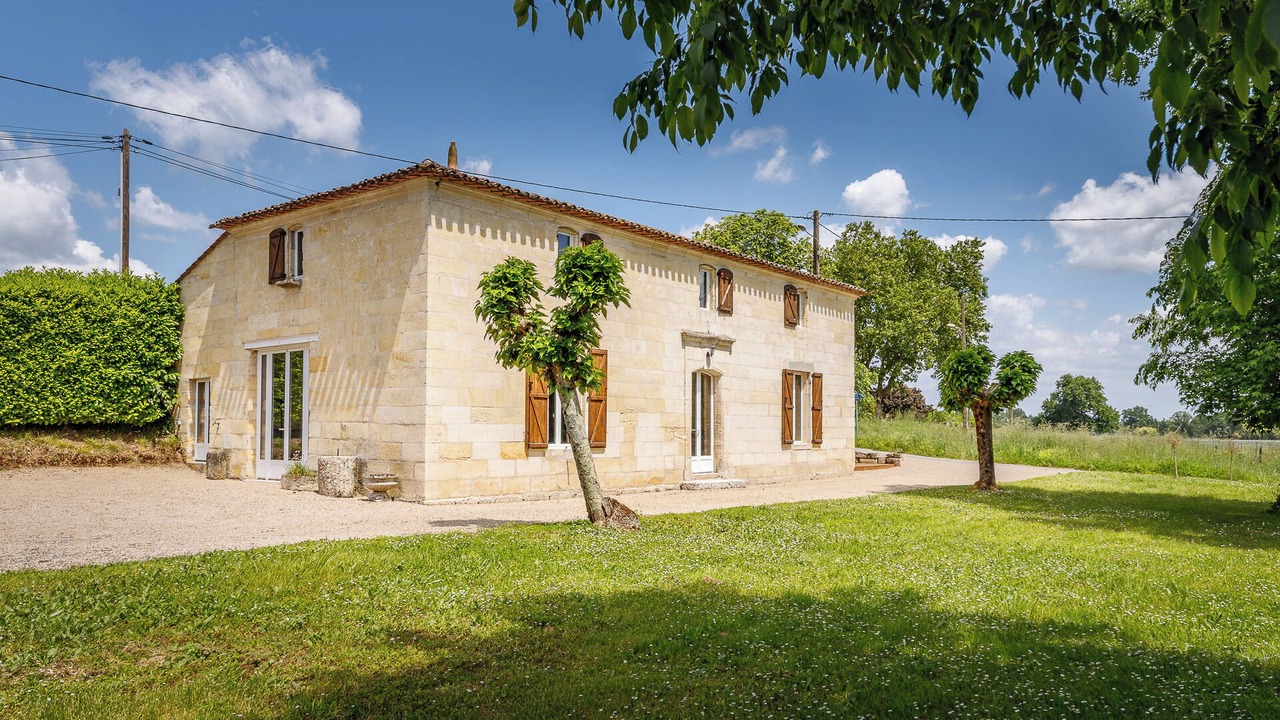 Photo of Outdoor in Sainte-Terre