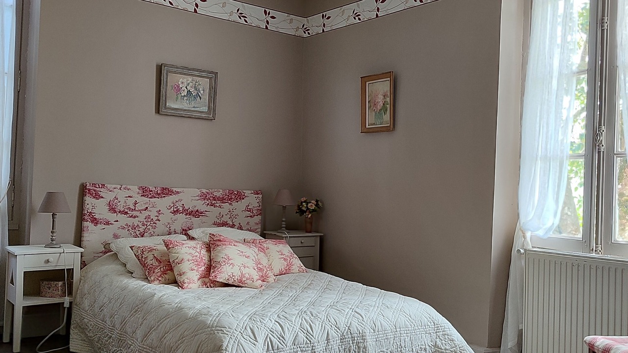 Photo of Bedroom in Sainte-Maure-de-Peyriac