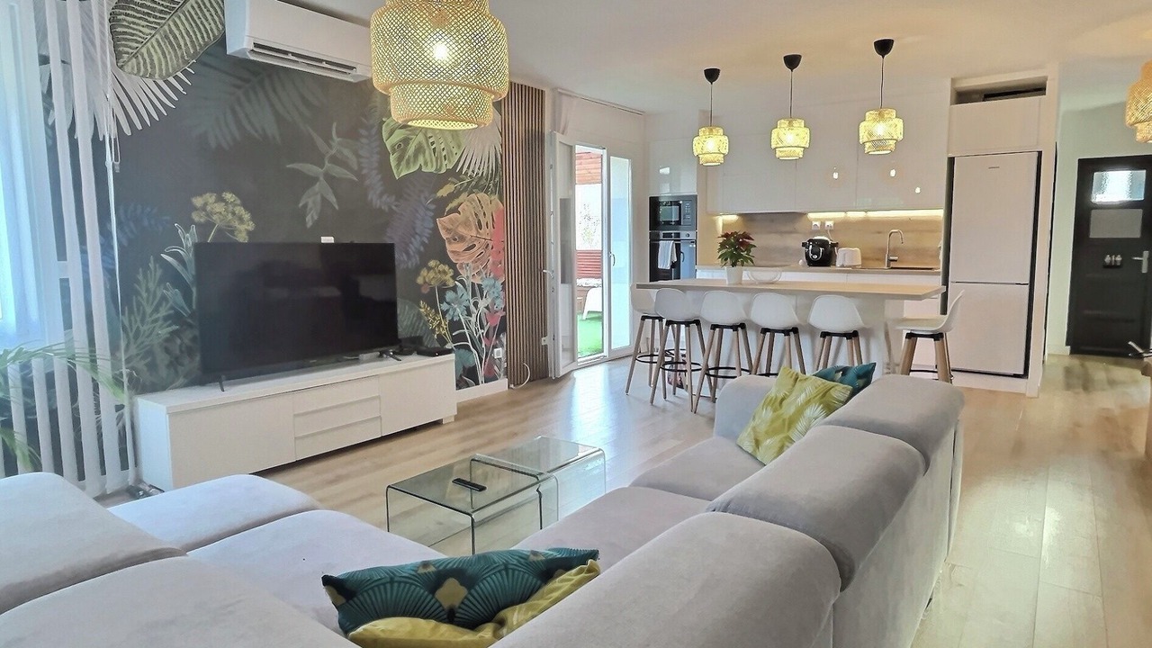 Photo of Livingroom in Hyeres City Centre