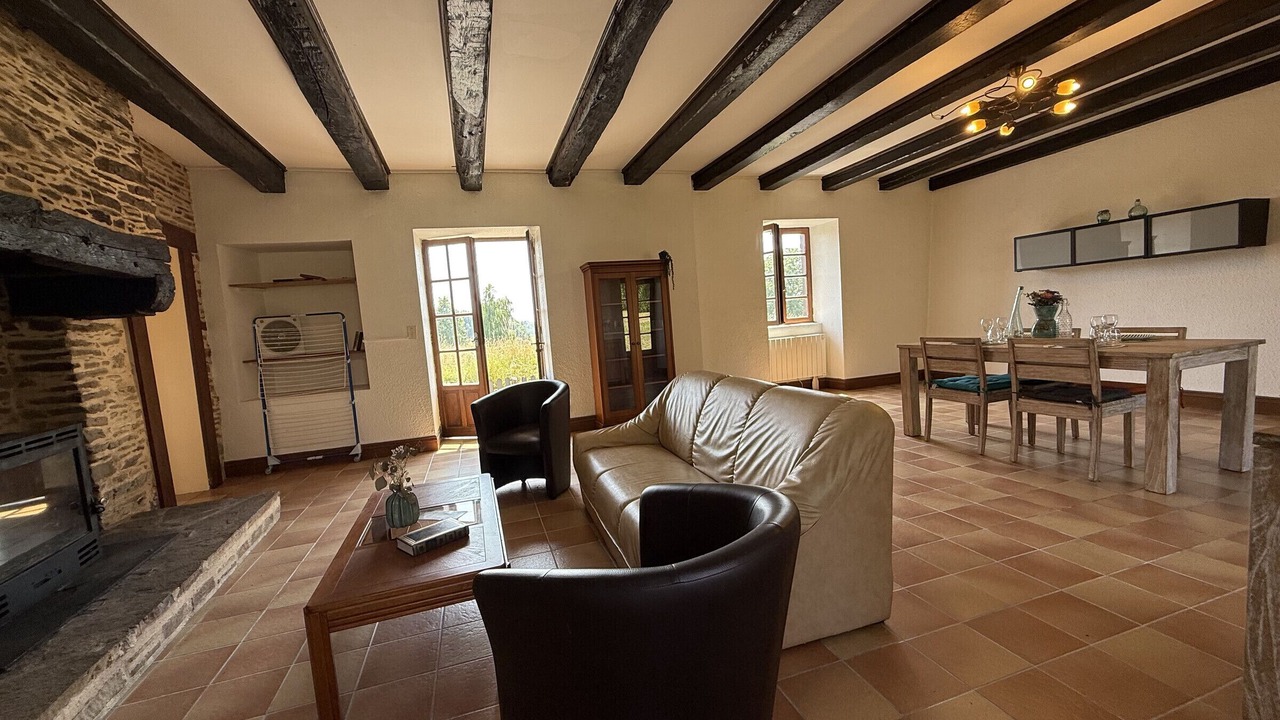 Photo of Livingroom in Angoisse
