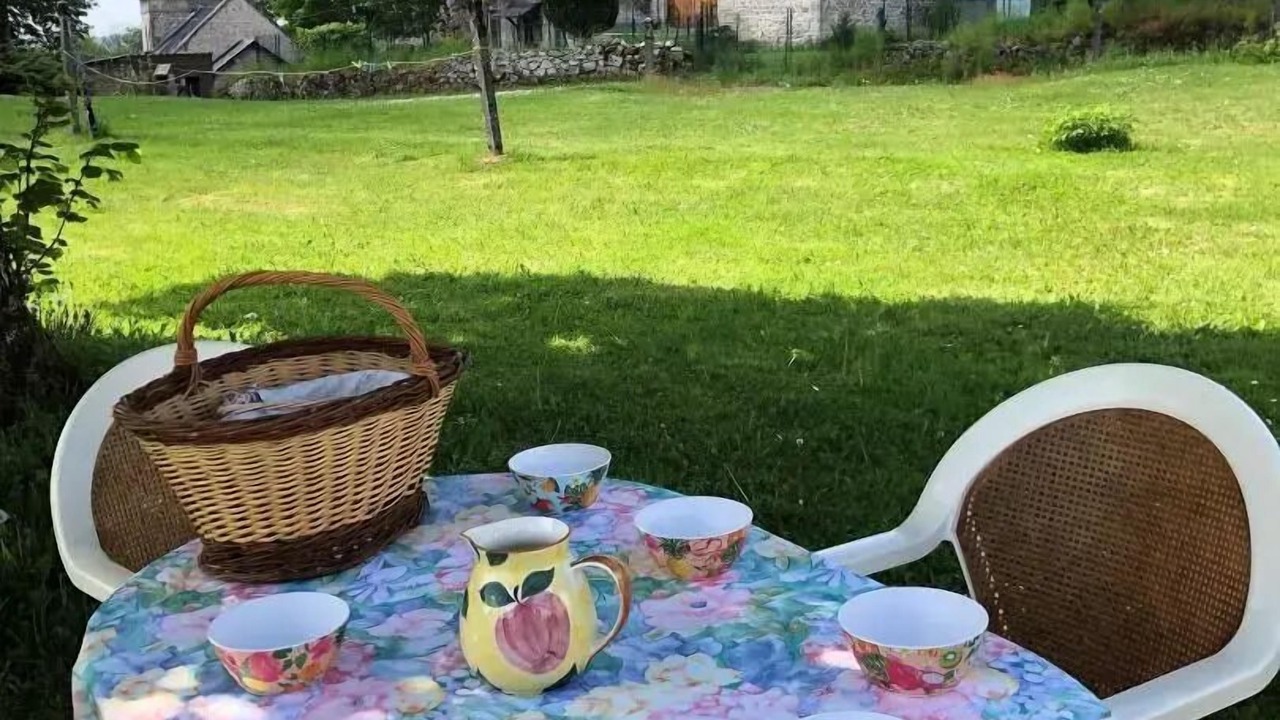 Photo of Outdoor in Montaignac-Saint-Hippolyte
