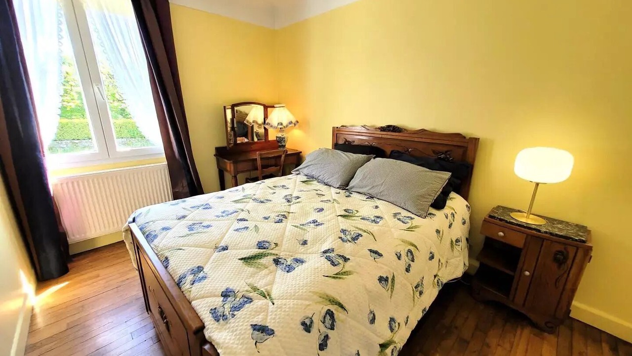 Photo of Bedroom in Montaignac-Saint-Hippolyte