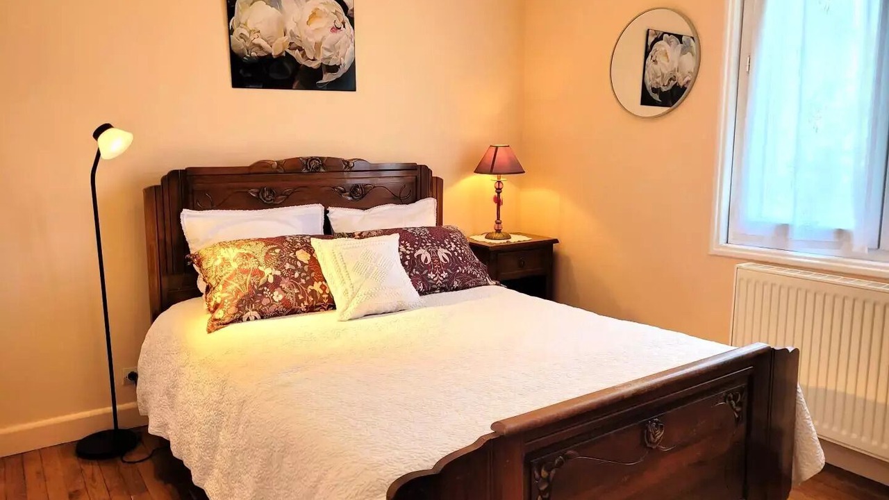Photo of Bedroom in Montaignac-Saint-Hippolyte