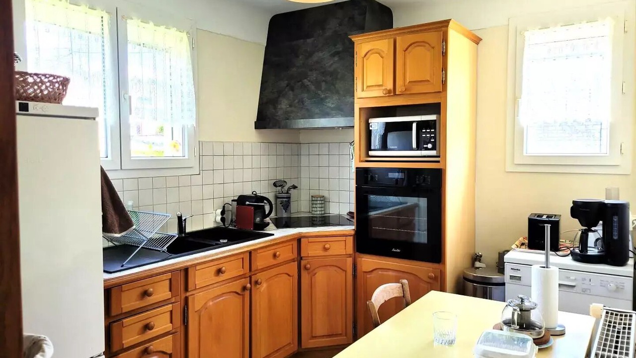 Photo of Kitchen in Montaignac-Saint-Hippolyte