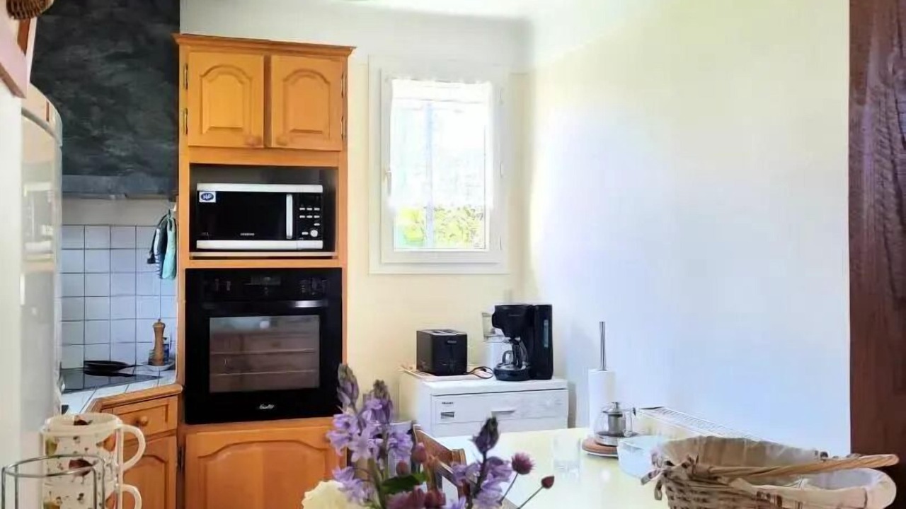 Photo of Kitchen in Montaignac-Saint-Hippolyte