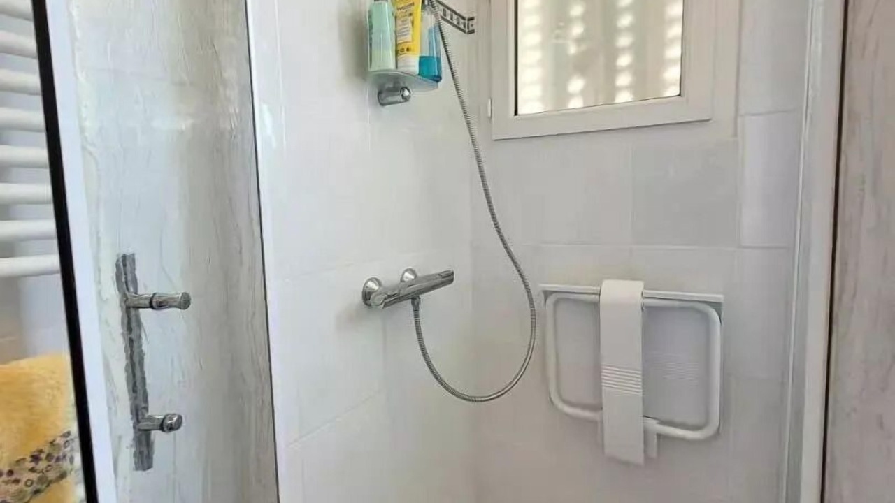 Photo of Bathroom in Montaignac-Saint-Hippolyte