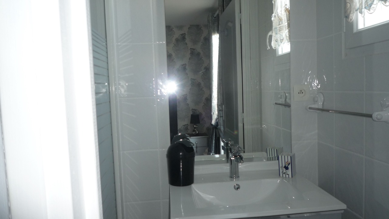 Photo of Bathroom in Le Chateau-d'Oleron