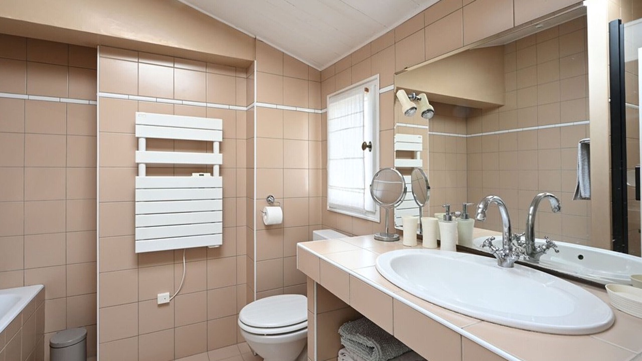 Photo of Bathroom in Les Portes-en-Re