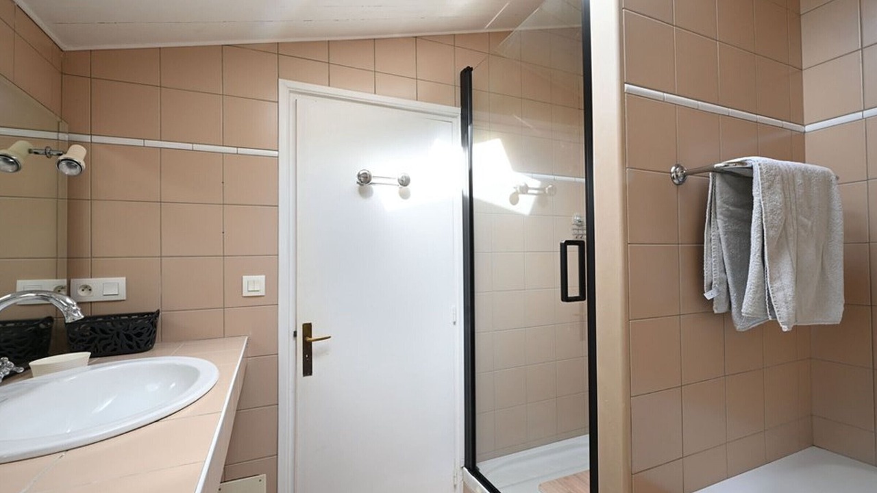 Photo of Bathroom in Les Portes-en-Re