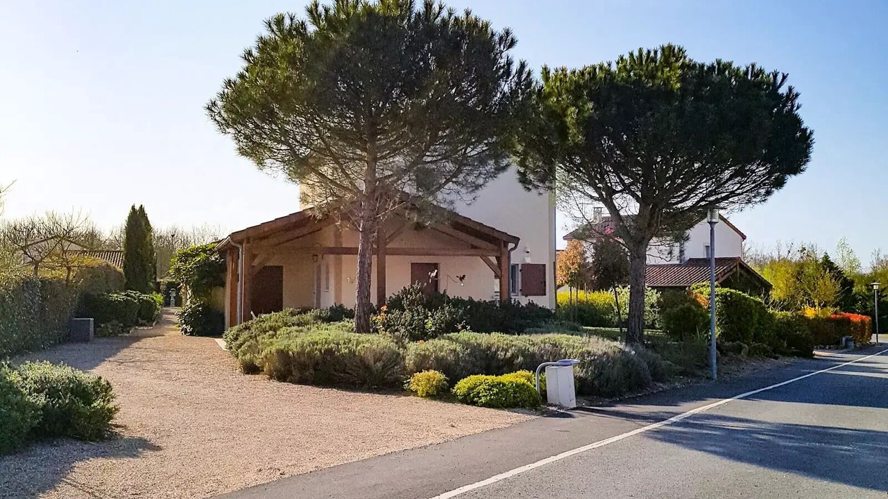 Photo of Outdoor in Vasles
