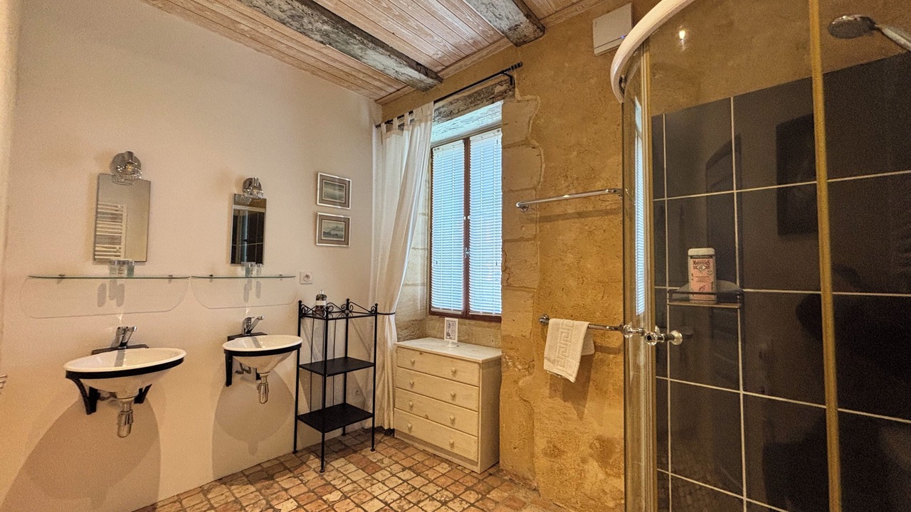 Photo of Bathroom in Cales