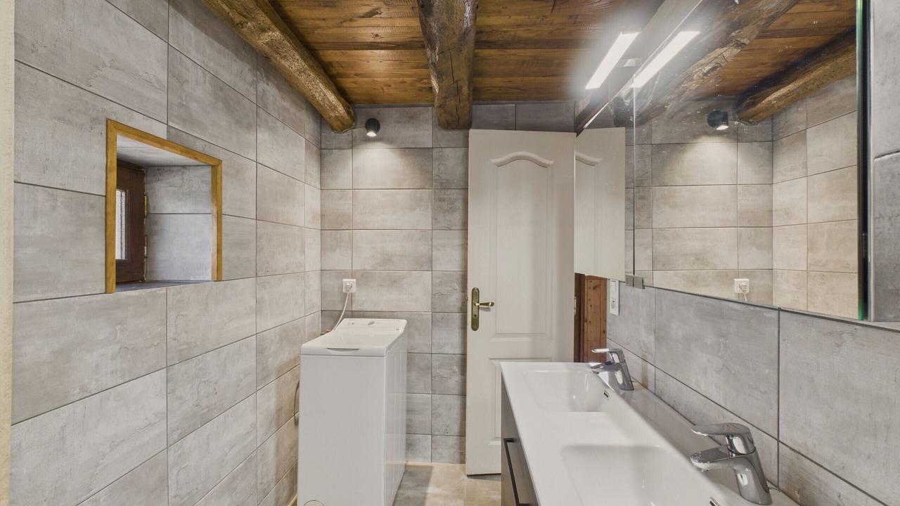 Photo of Bathroom in Saint-Crepin-et-Carlucet