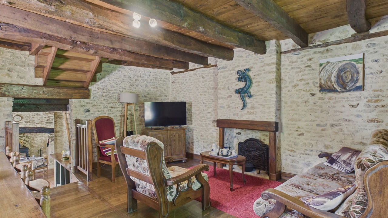 Photo of Livingroom in Saint-Crepin-et-Carlucet