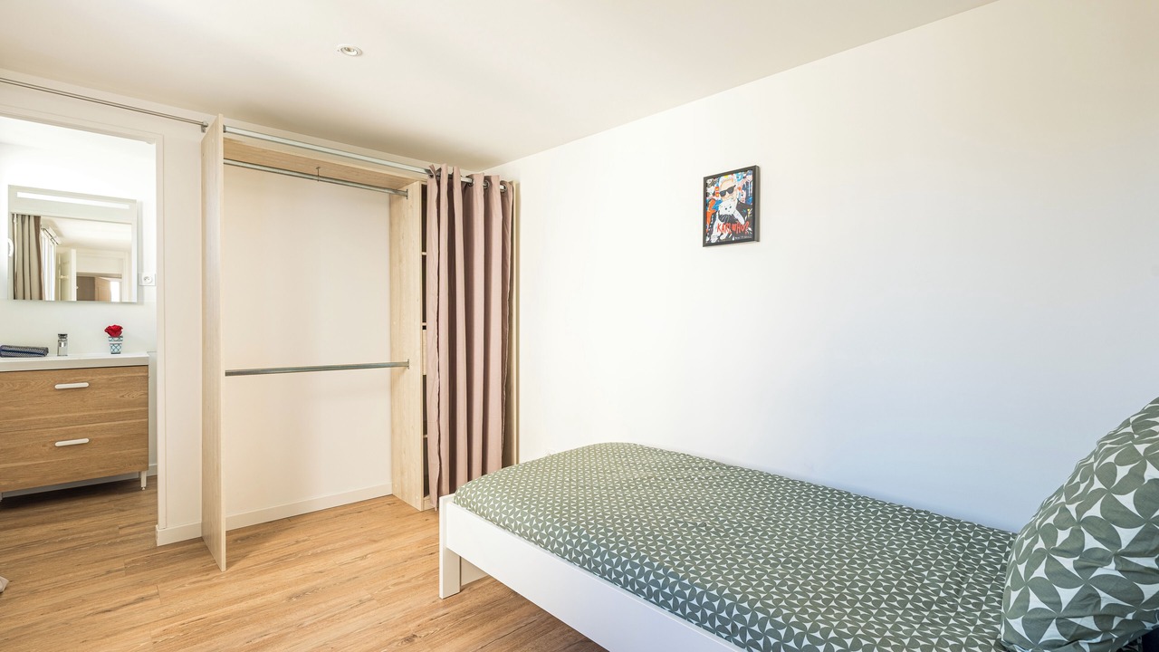 Photo of Bedroom in North district