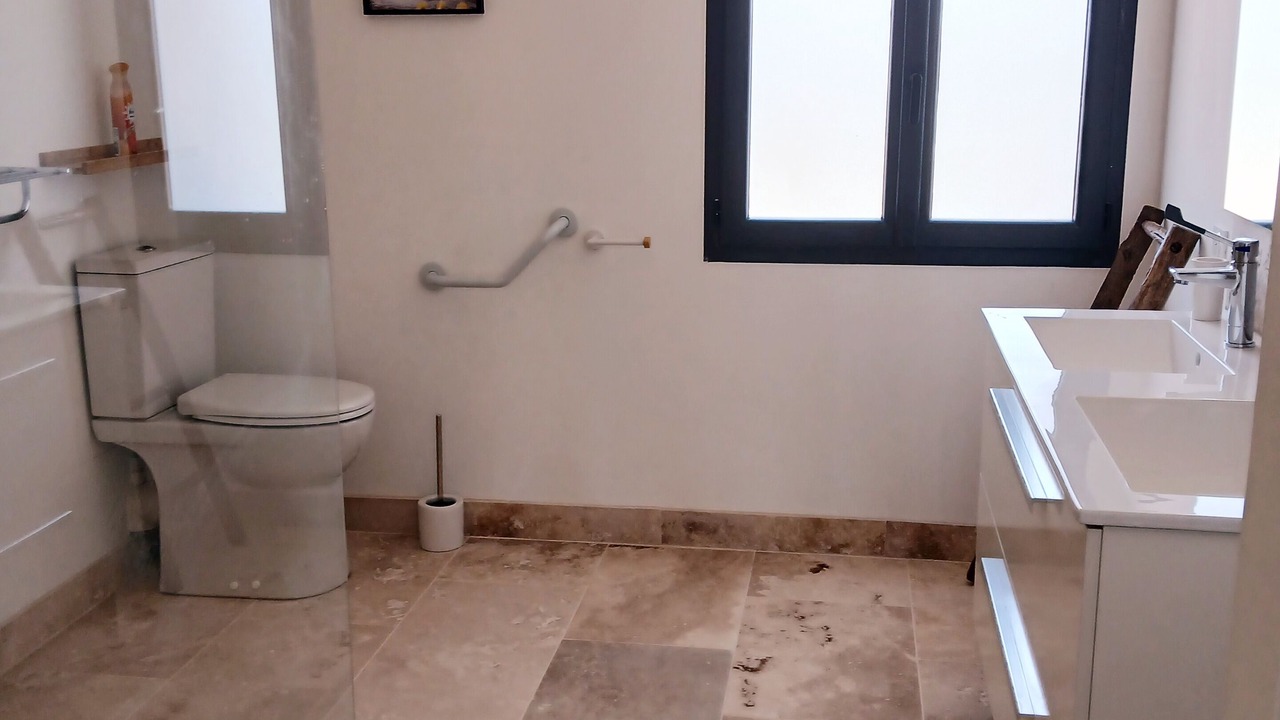 Photo of Bathroom in Saint-Crepin-d'Auberoche