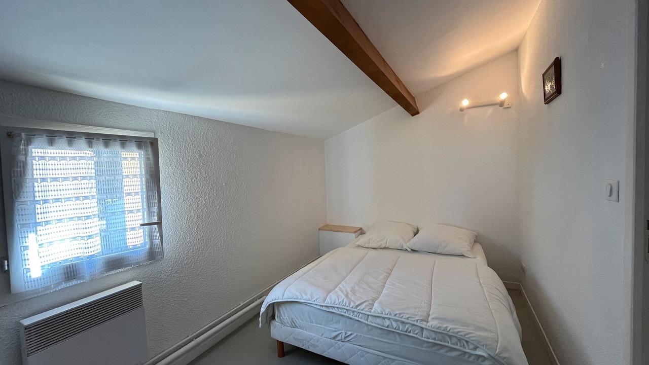 Photo of Bedroom in Domino