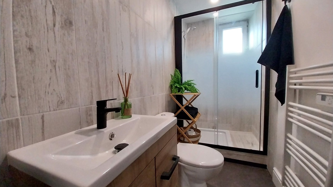 Photo of Bathroom in Saint-Sulpice-le-Dunois