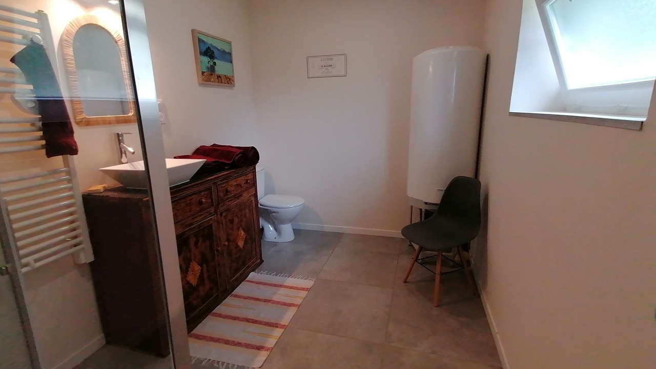 Photo of Bathroom in Cachen