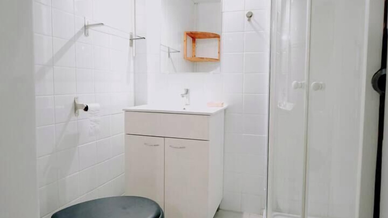 Photo of Bathroom in Saujon