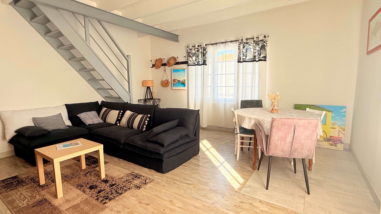 Photo of Livingroom in L'Echardiere