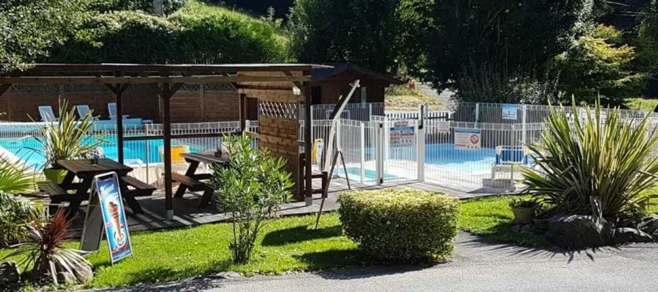 Photo of Outdoor in Louvie Juzon
