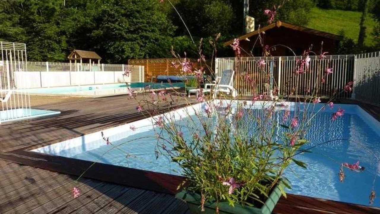 Photo of Outdoor in Louvie Juzon