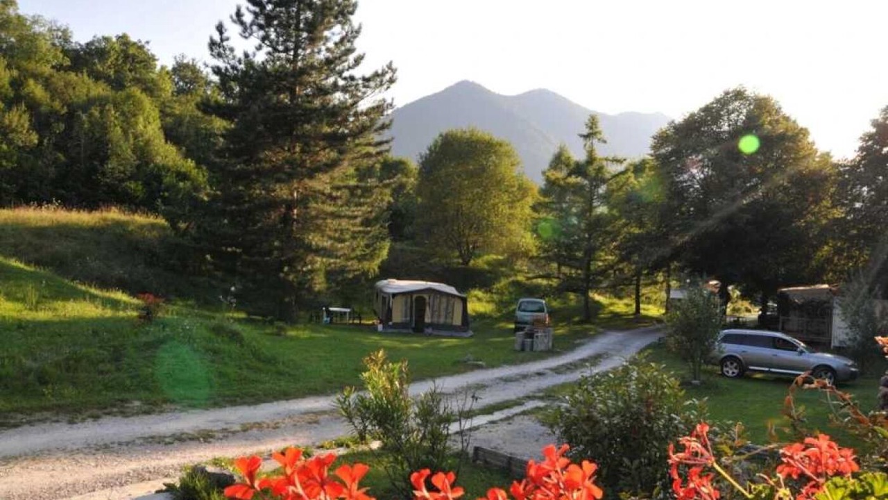 Photo of Outdoor in Louvie Juzon