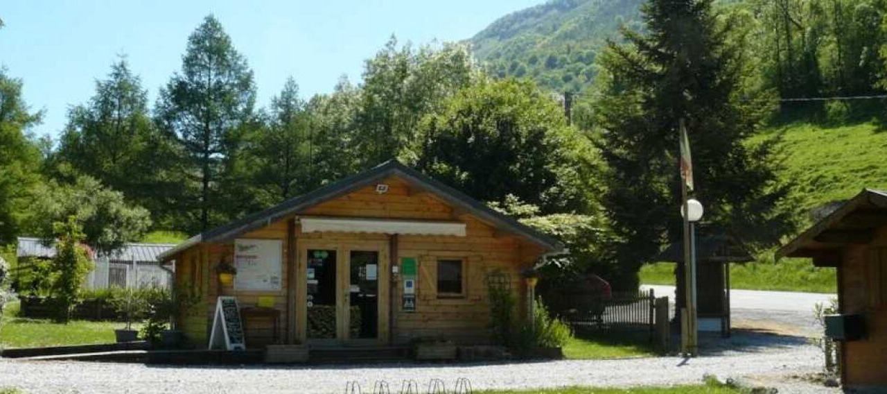 Photo of Outdoor in Louvie Juzon