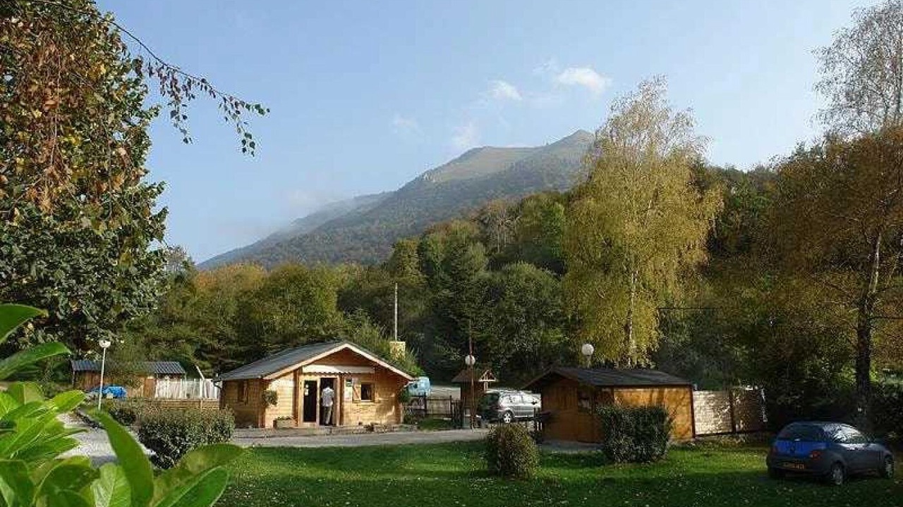 Photo of Outdoor in Louvie Juzon