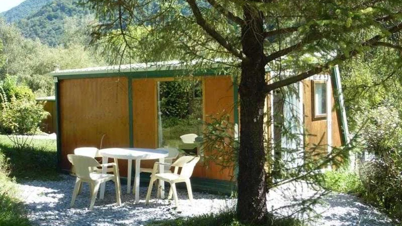 Photo of Outdoor in Louvie Juzon