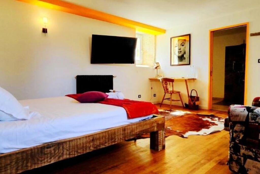Photo of Bedroom in Garat