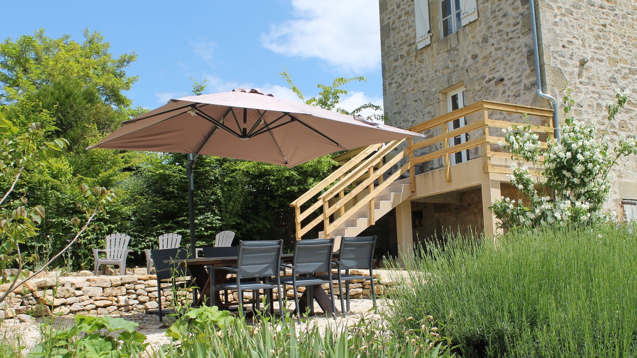 Photo of Outdoor in Ayen