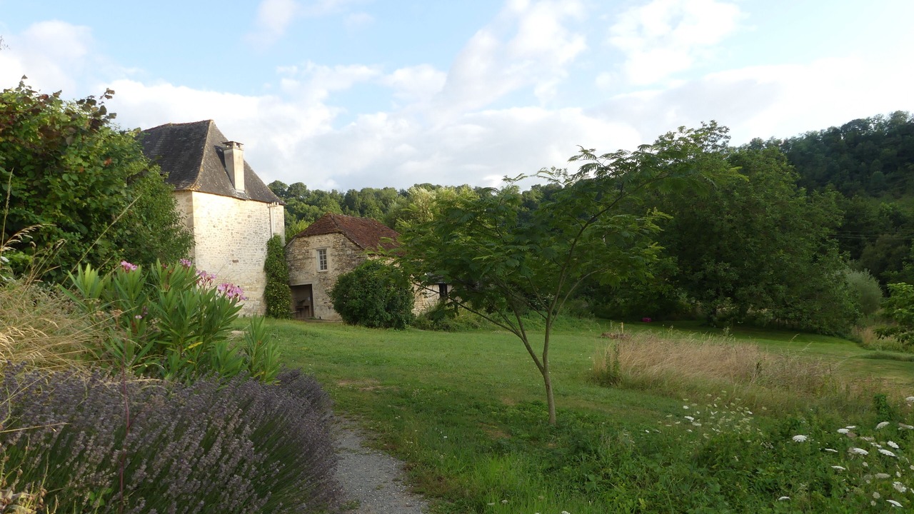 Photo of Outdoor in Ayen