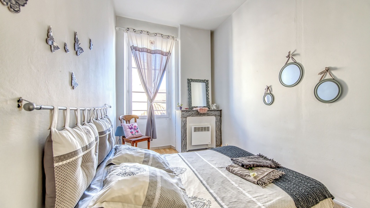 Photo of Bedroom in Lesparre-Medoc