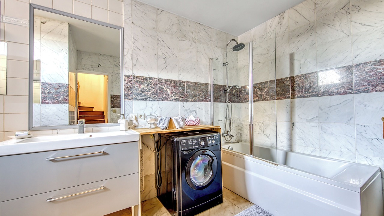 Photo of Bathroom in Lesparre-Medoc