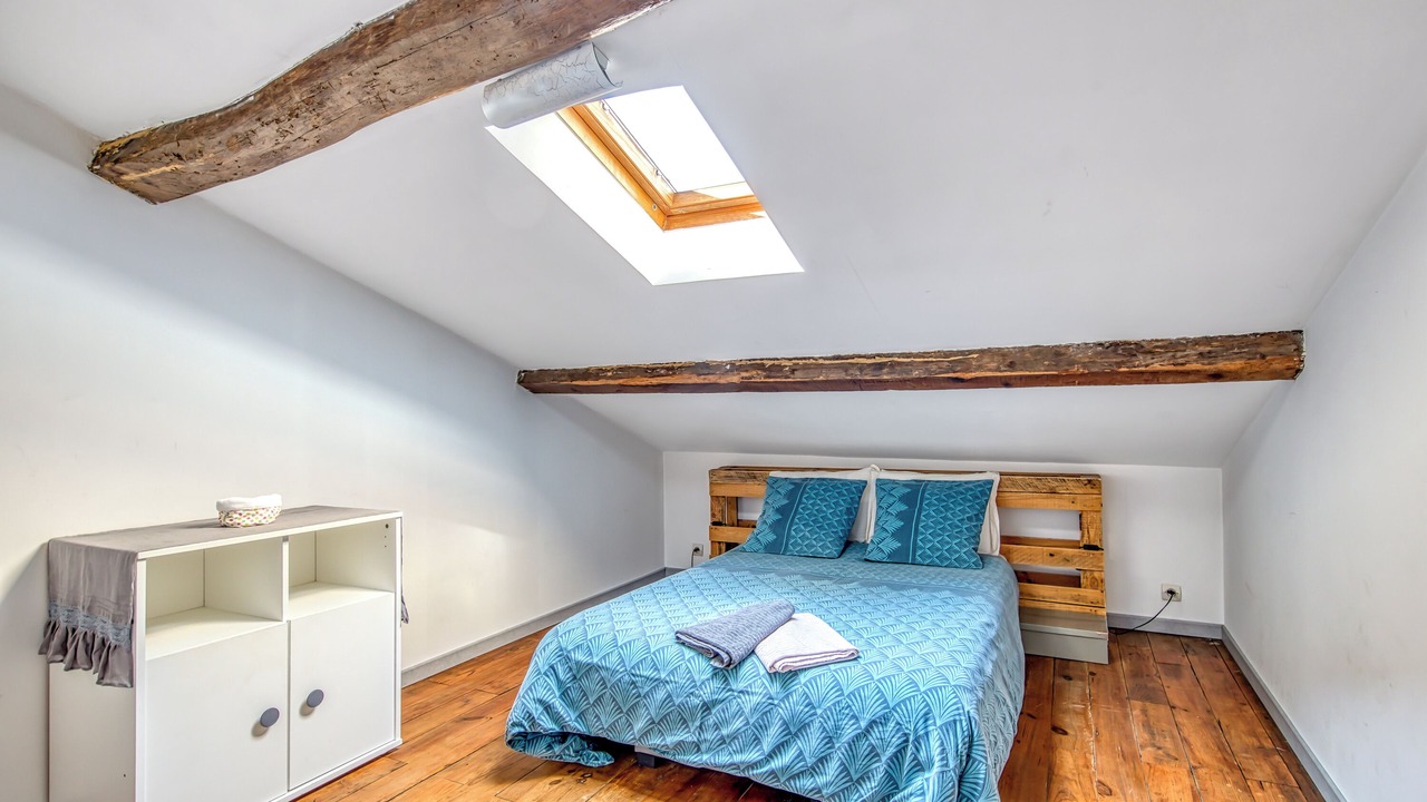 Photo of Bedroom in Lesparre-Medoc