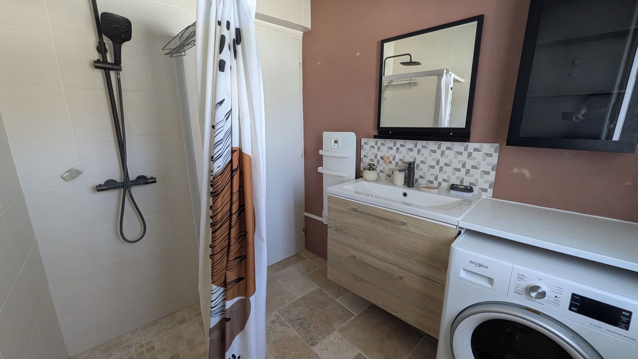 Photo of Bathroom in Precilhon