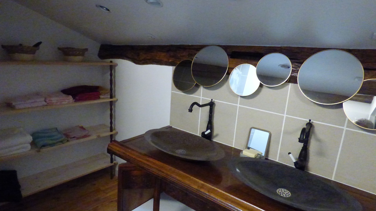 Photo of Bathroom in Coutras