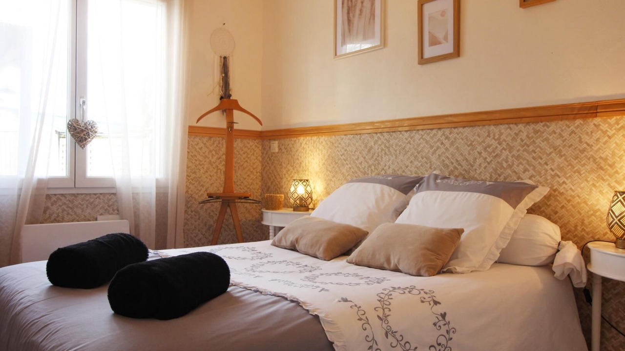 Photo of Bedroom in Saint-Laurent-de-Medoc