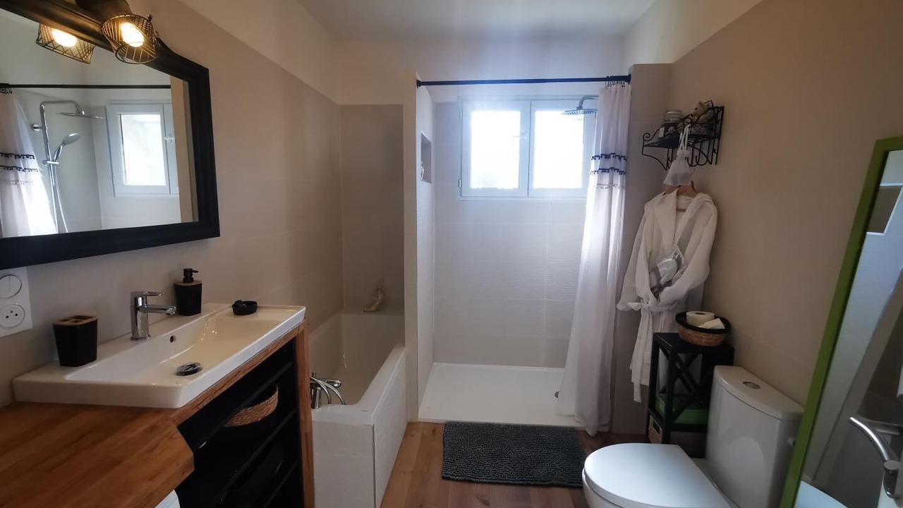Photo of Bathroom in Saint-Laurent-de-Medoc