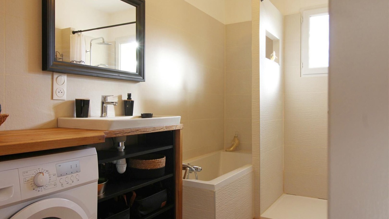 Photo of Bathroom in Saint-Laurent-de-Medoc