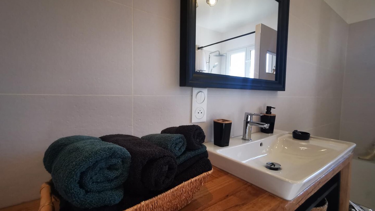 Photo of Bathroom in Saint-Laurent-de-Medoc