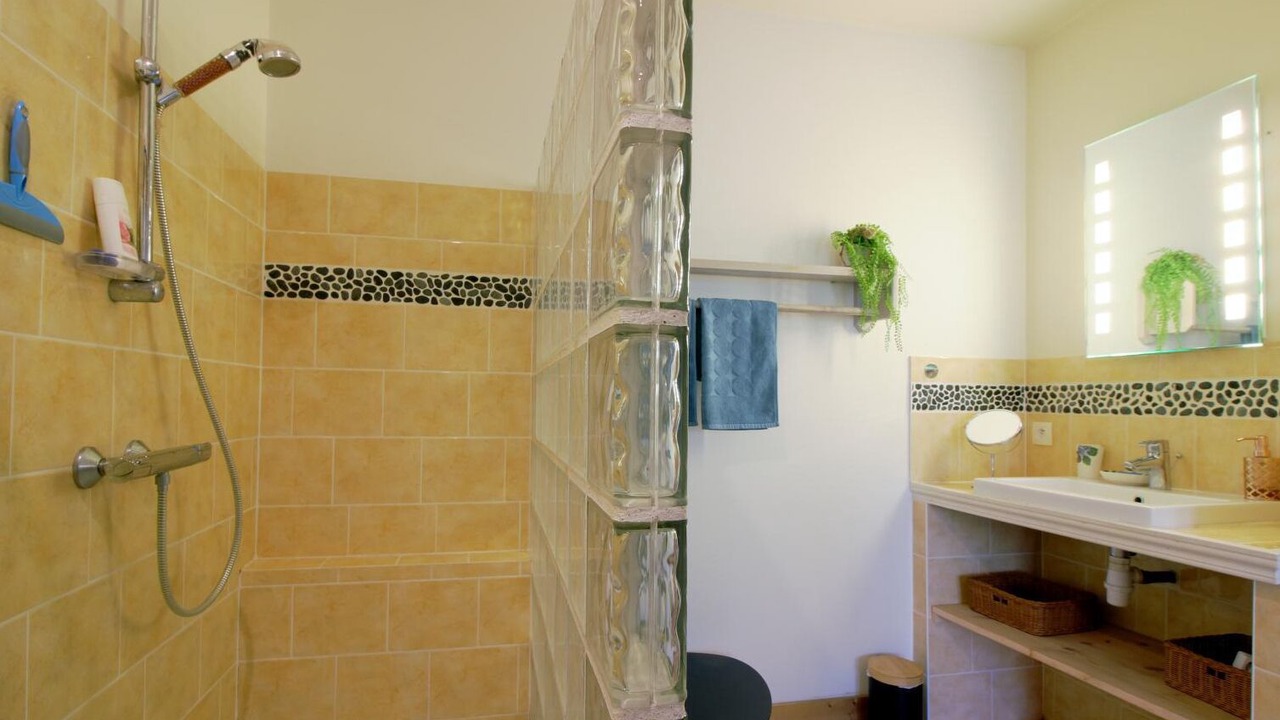 Photo of Bathroom in Guitres
