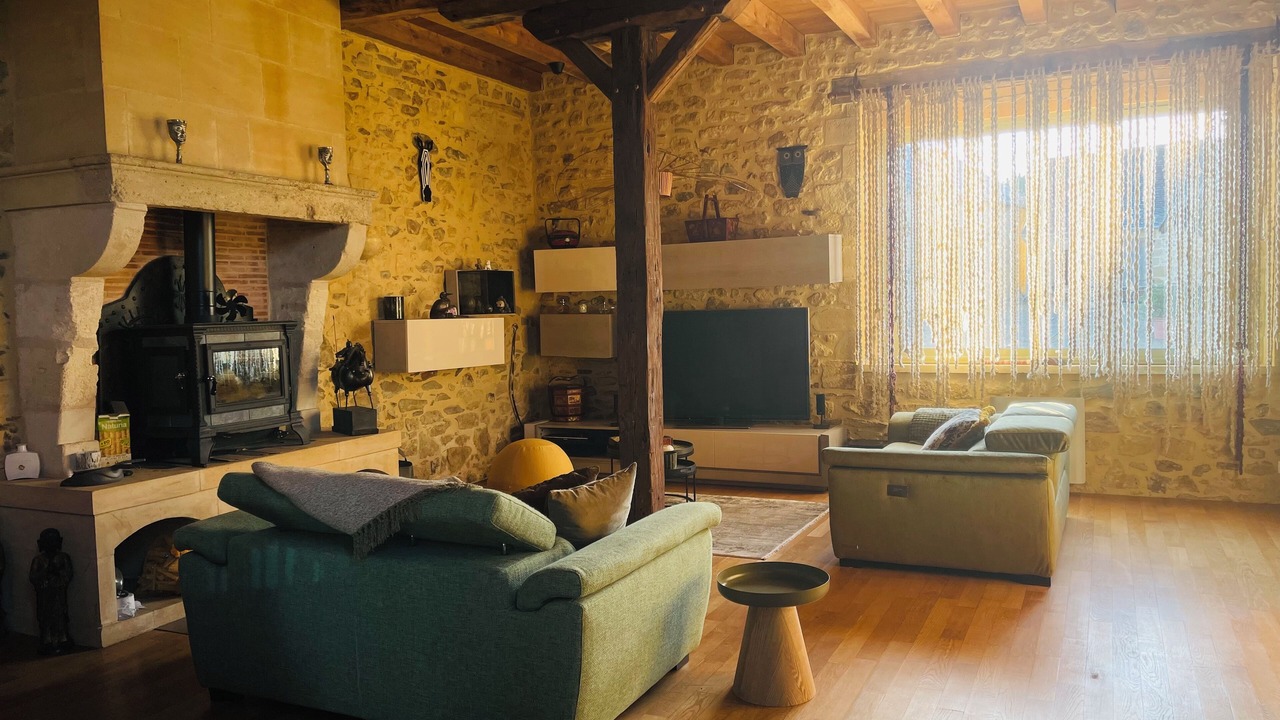 Photo of Livingroom in Saint-Sulpice-d'Excideuil