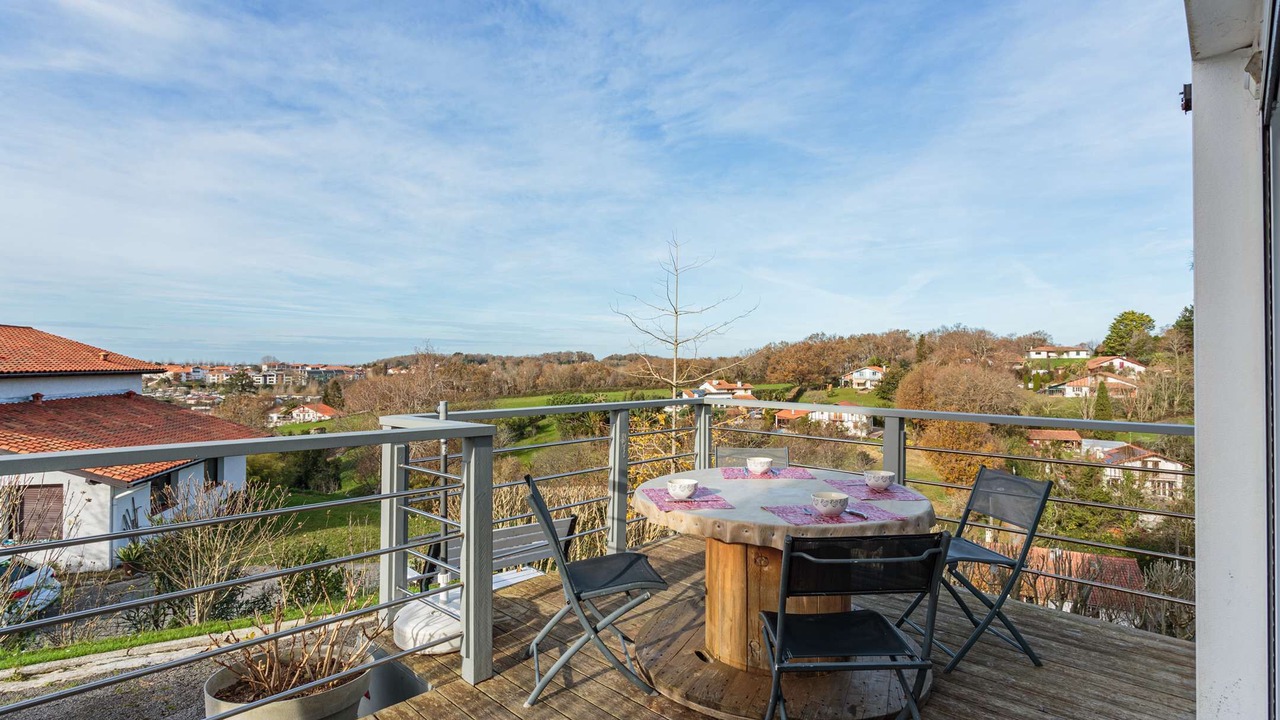 Photo of Outdoor in Behobie