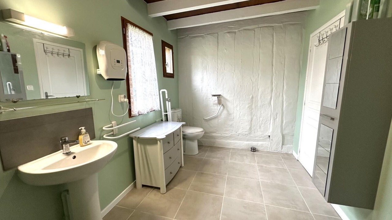 Photo of Bathroom in Sabres