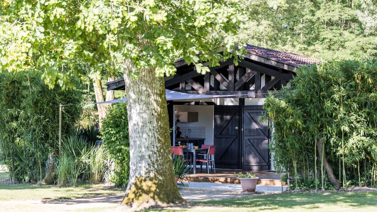 Photo of Outdoor in Lacquy