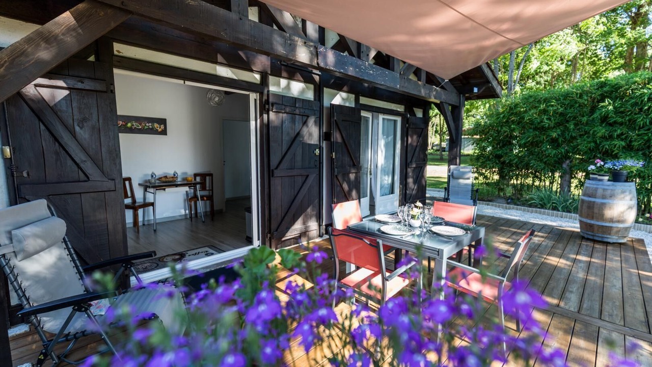 Photo of Outdoor in Lacquy