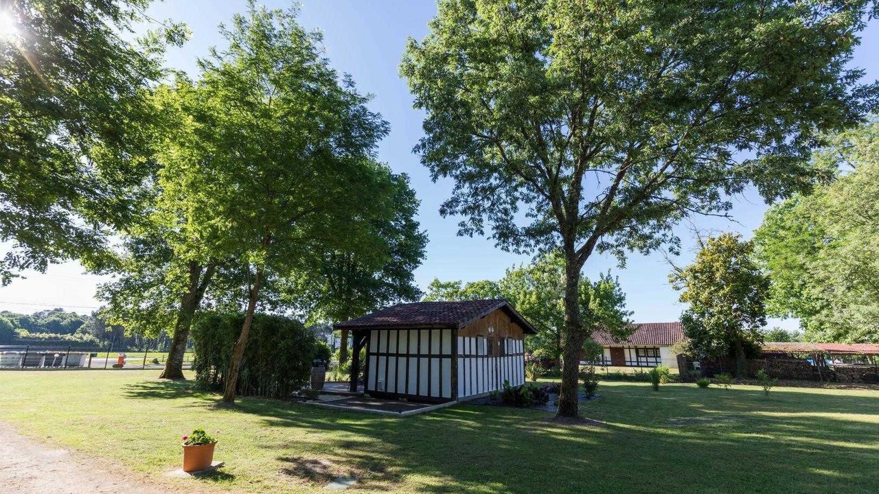 Photo of Outdoor in Lacquy