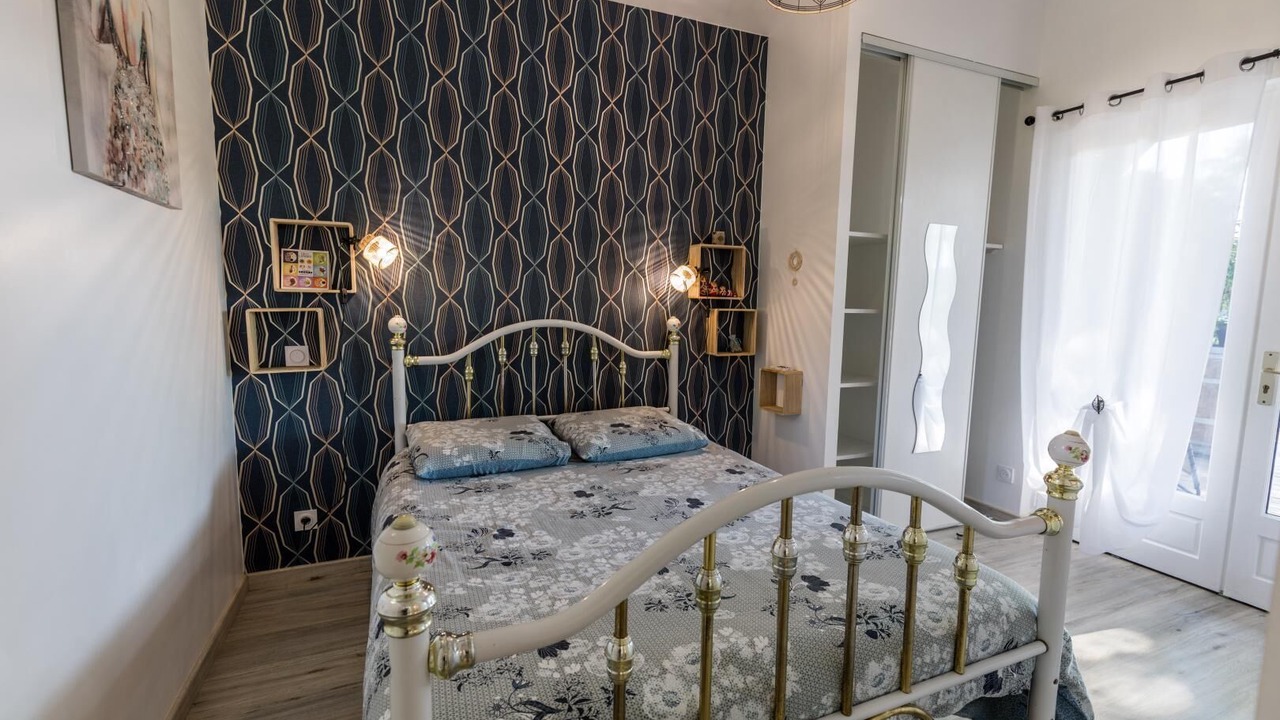 Photo of Bedroom in Lacquy